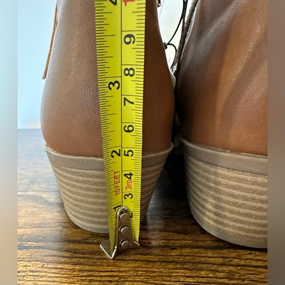 Arizona Women’s Cognac Camino Stacked Heel Booties NWT Various Sizes - Picture 5 of 8